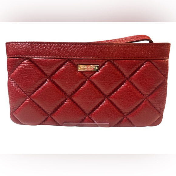 Kate Spade Gold Coast Chrissy Red Garnet Quilted Leather Zip Wristlet - Picture 1 of 6